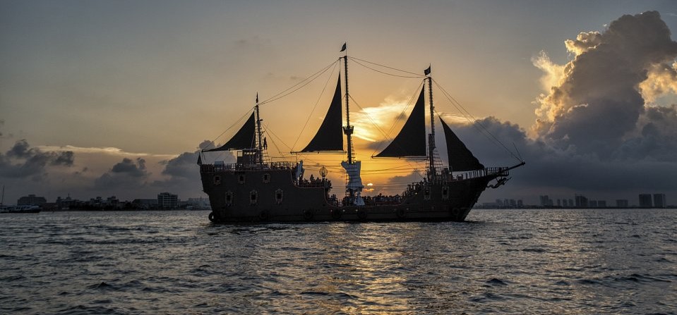pirate ship cruise cancun mexico